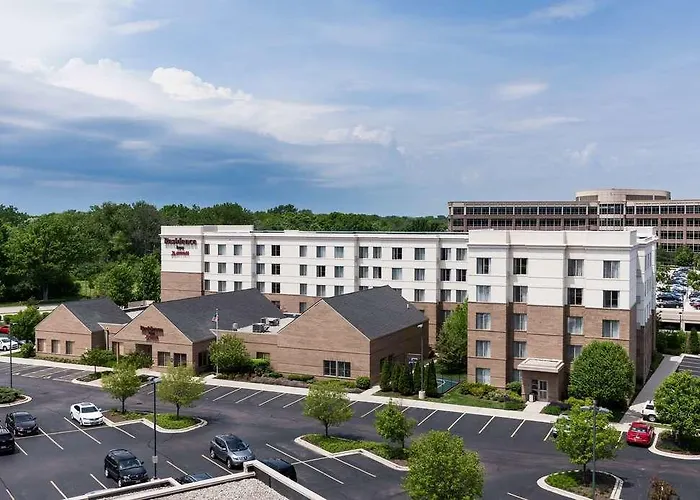 By Marriott Chicago Forest/mettawa