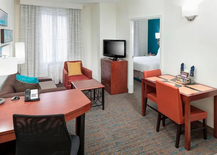 By Marriott Chicago Forest/mettawa 3*