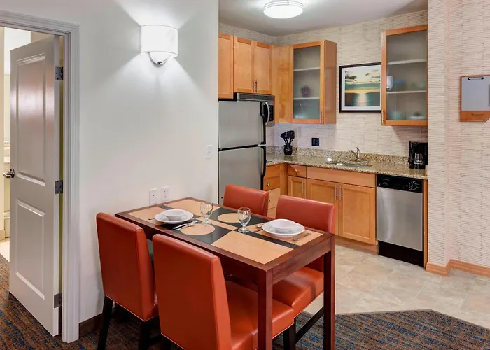 Hotel By Marriott Chicago Forest/mettawa