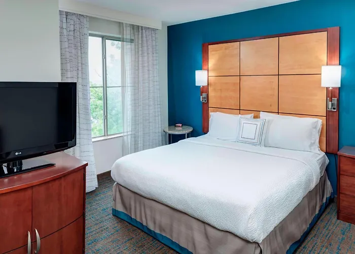 Hotel By Marriott Chicago Forest/mettawa