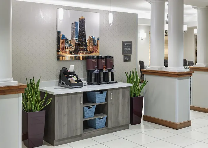 By Marriott Chicago Forest/mettawa