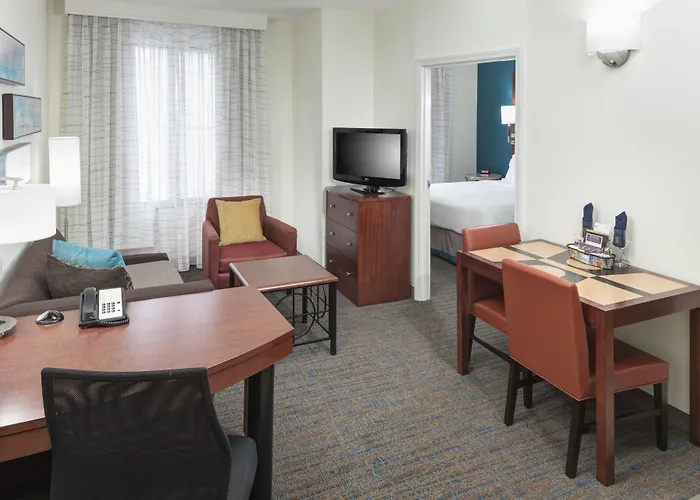 By Marriott Chicago Forest/mettawa 3*