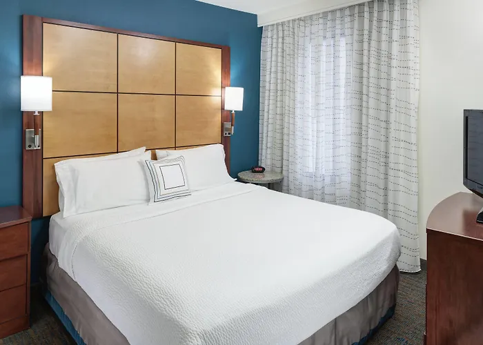 By Marriott Chicago Forest/mettawa Hotel Mettawa