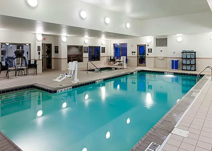 By Marriott Chicago Forest/mettawa 3*