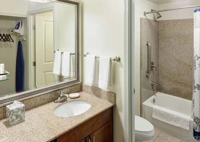 By Marriott Chicago Forest/mettawa 3*