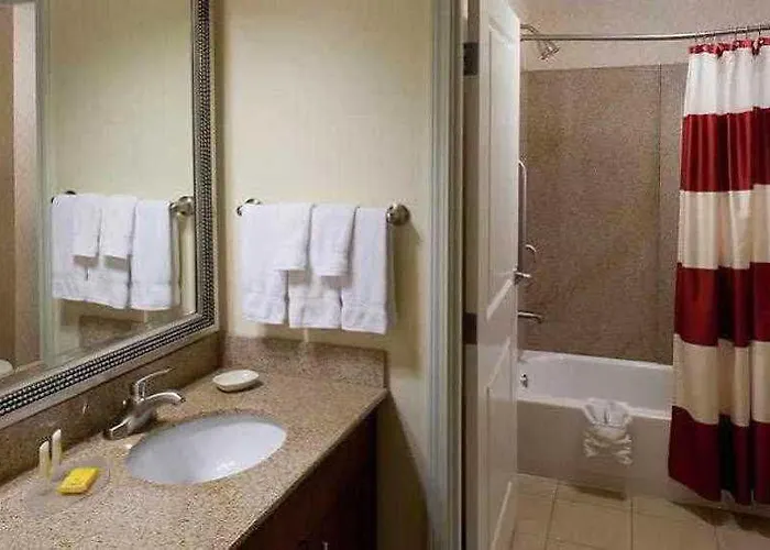 By Marriott Chicago Forest/mettawa Mettawa